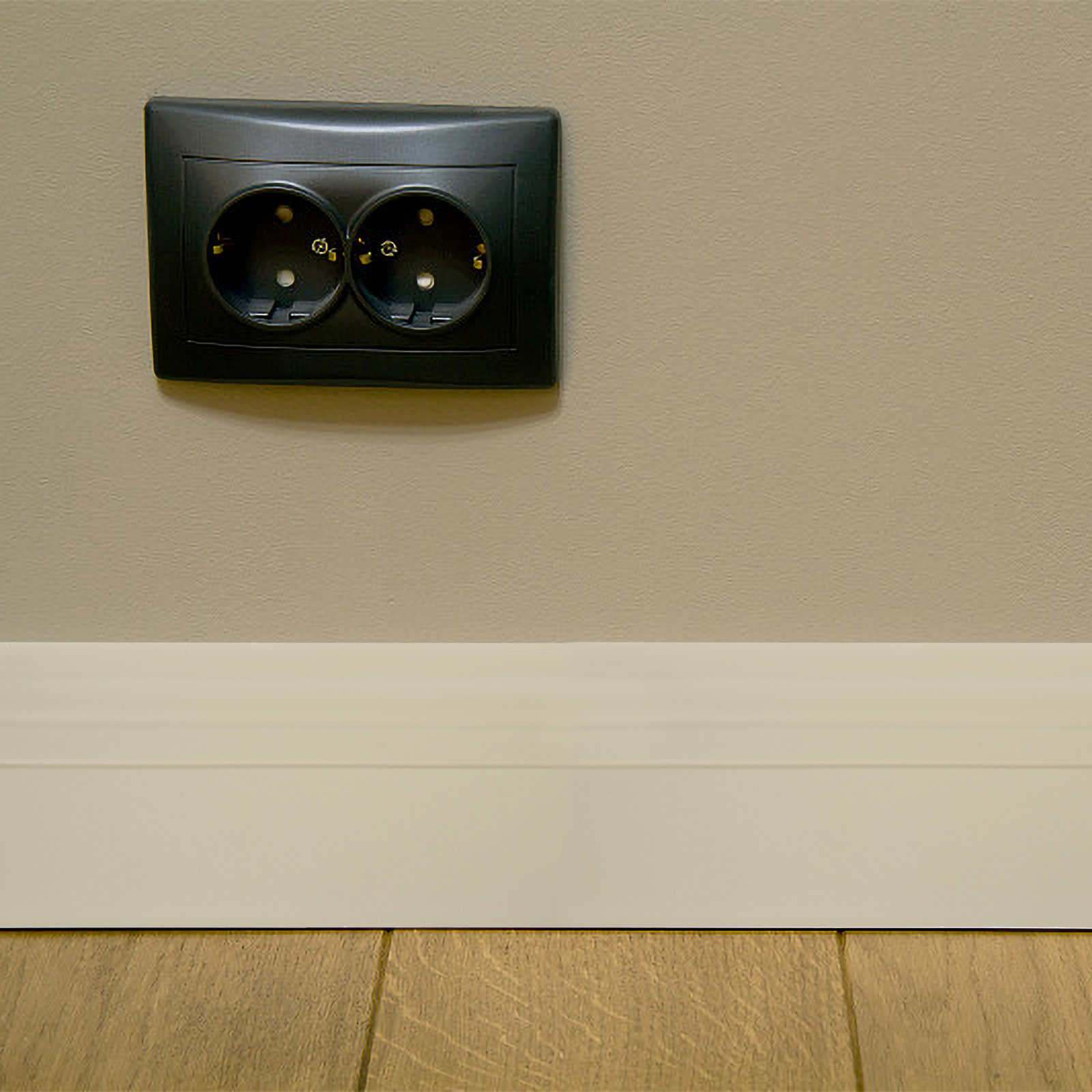 Peel And Stick Wall Trim Self  - огляд і ціна Home Decor Wall Molding