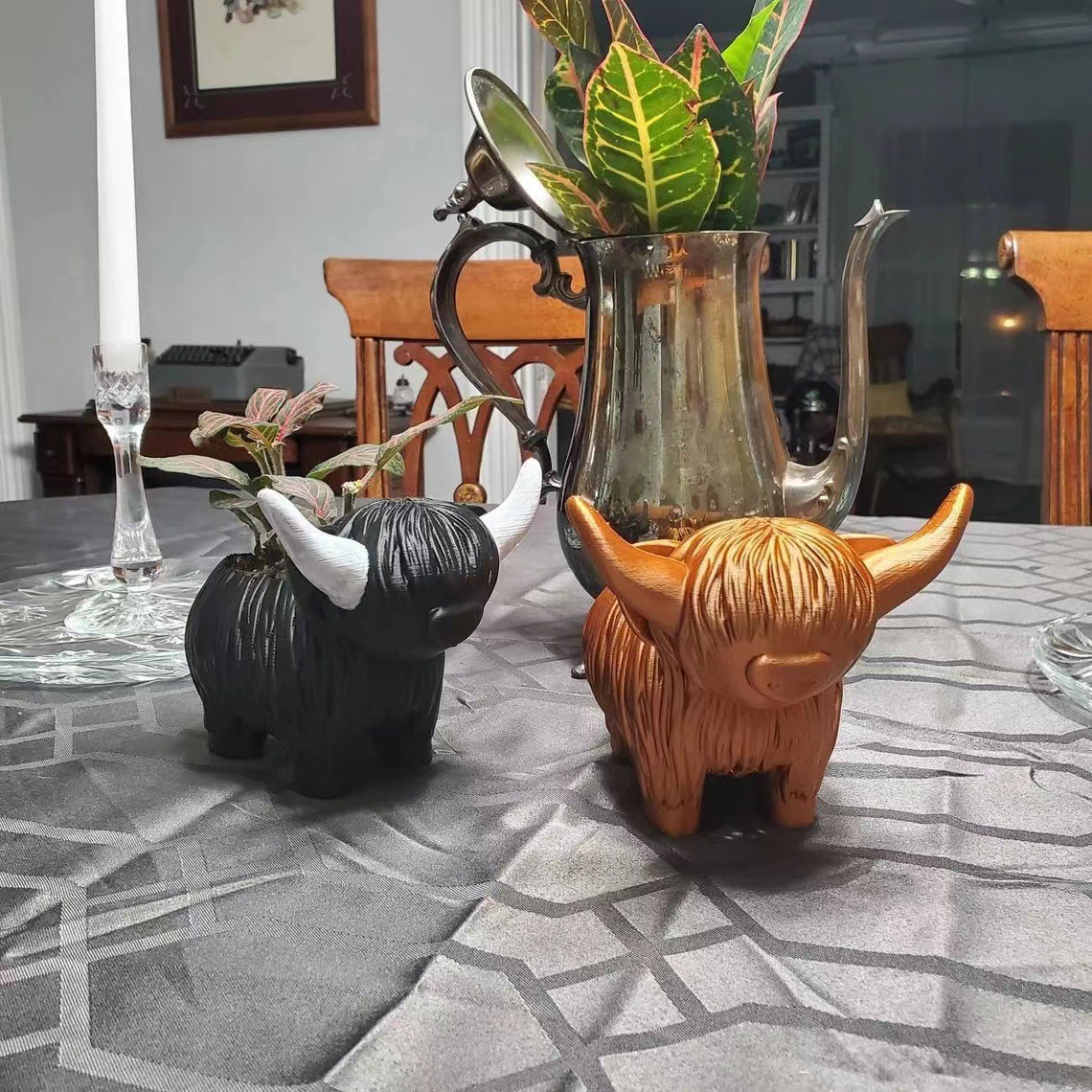 Highland Cow Resin Figurine -  - огляд і ціна Home Decor Garden Ideas